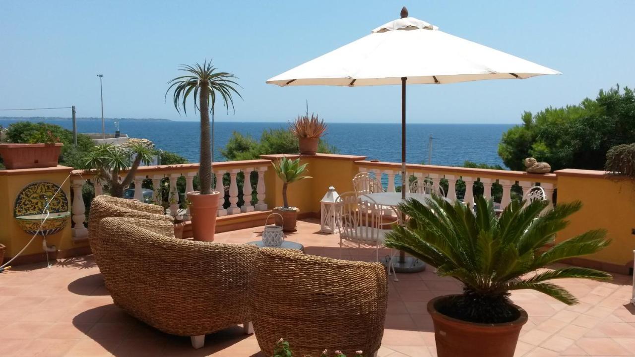 B&B "Raggio Di Sole" Ле Кастела Екстериор снимка